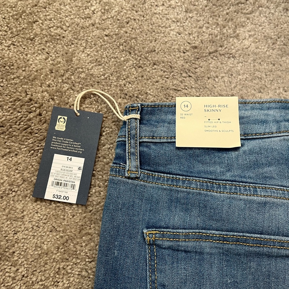 Universal Thread Jeans - Picture 3 of 3